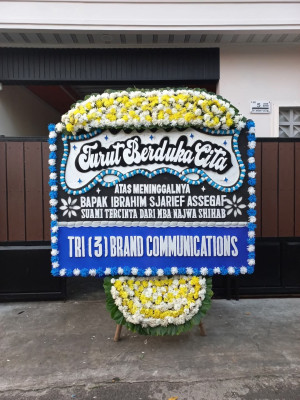 Papan Bunga Duka di Pengajaran